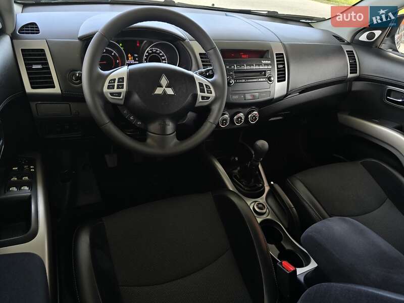 Mitsubishi Outlander 2010