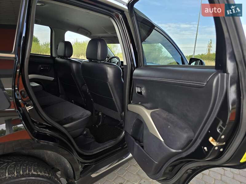 Mitsubishi Outlander 2010