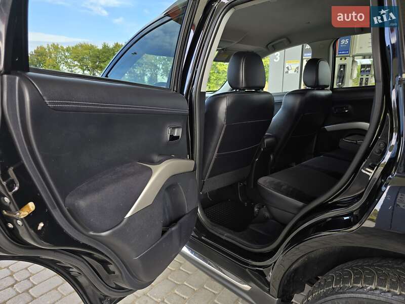 Mitsubishi Outlander 2010