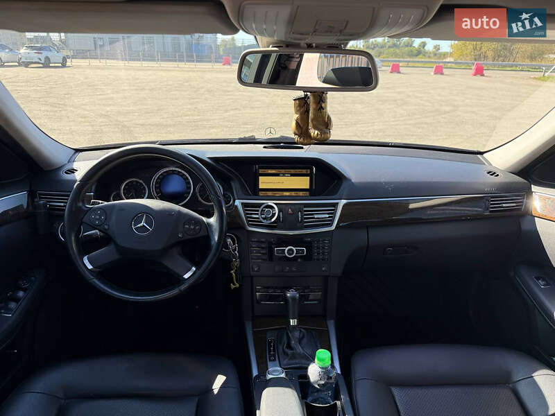 Mercedes-Benz E-Class 2011