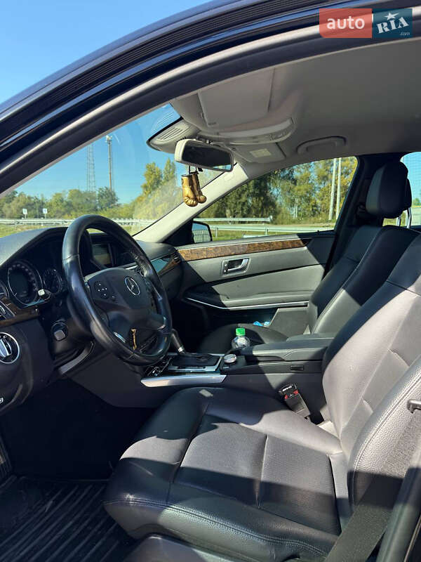 Mercedes-Benz E-Class 2011