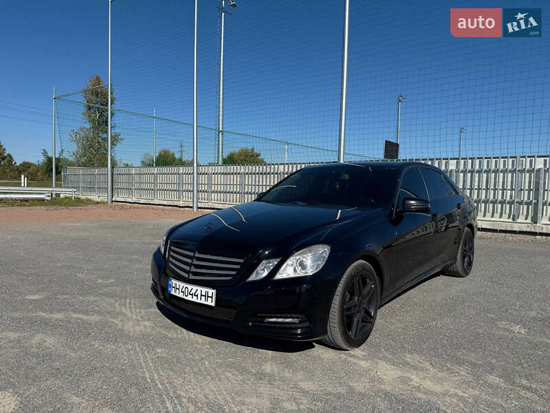 Mercedes-Benz E-Class 2011