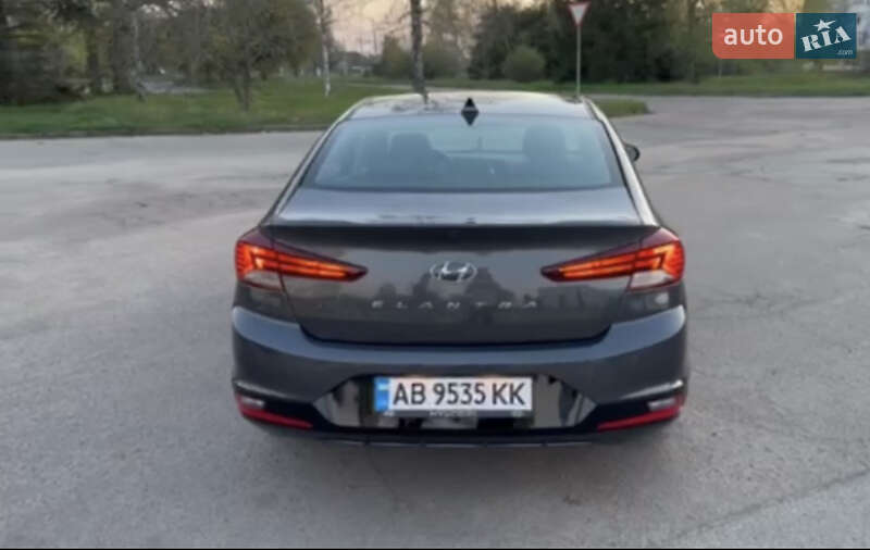Hyundai Elantra 2020