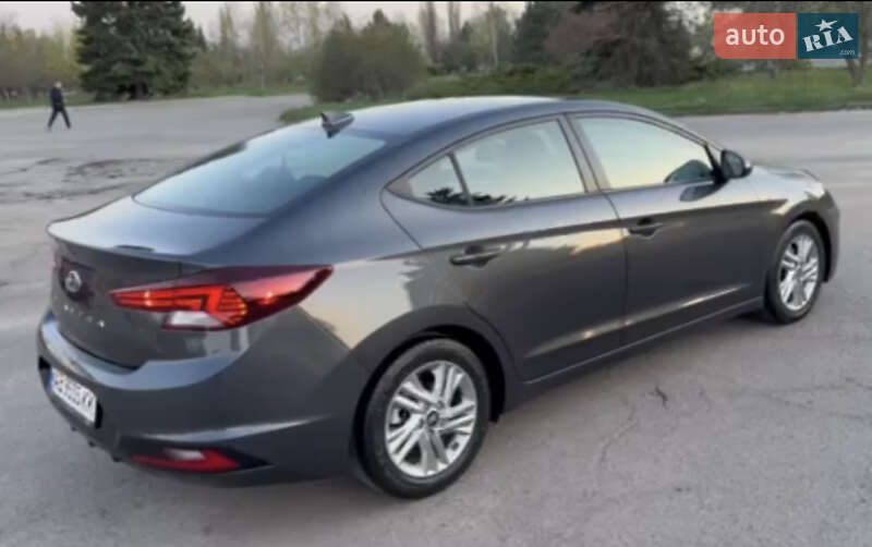 Hyundai Elantra 2020