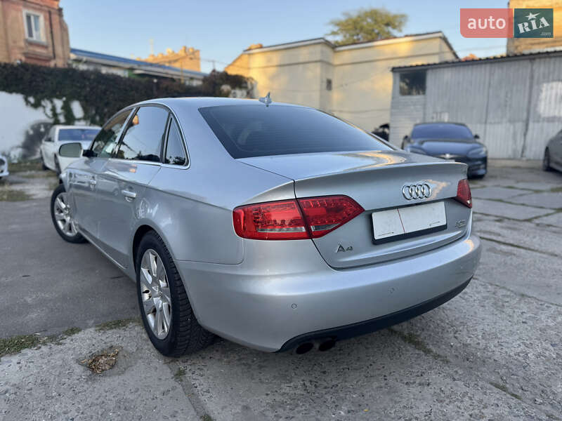 Audi A4 2011