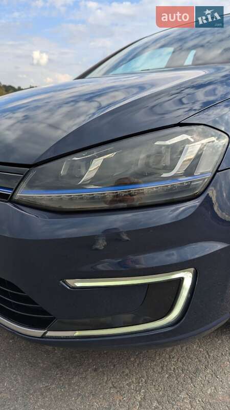 Volkswagen e-Golf 2015