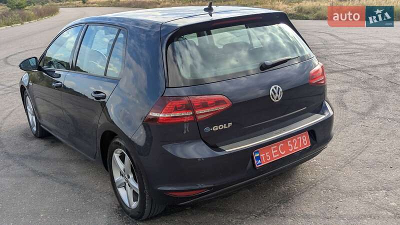 Volkswagen e-Golf 2015