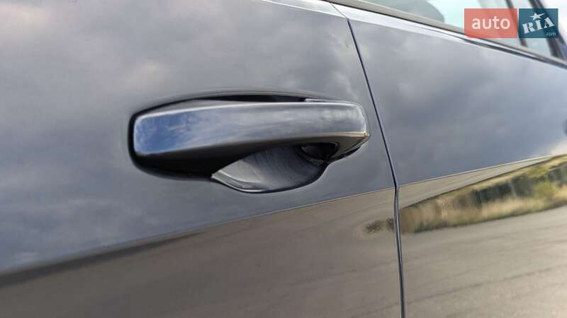 Volkswagen e-Golf 2015