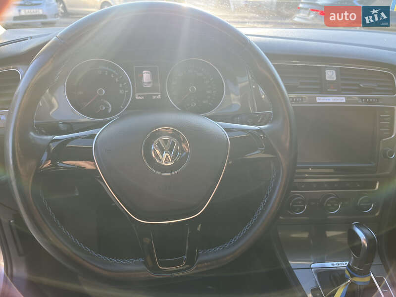 Volkswagen e-Golf 2016