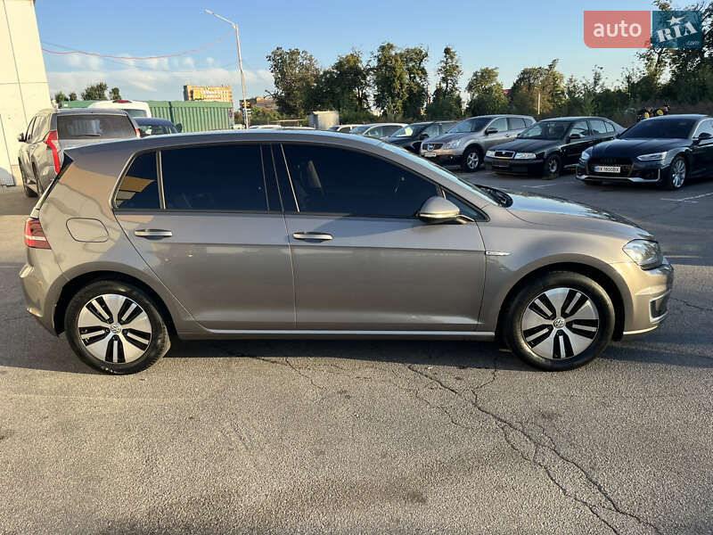 Volkswagen e-Golf 2016