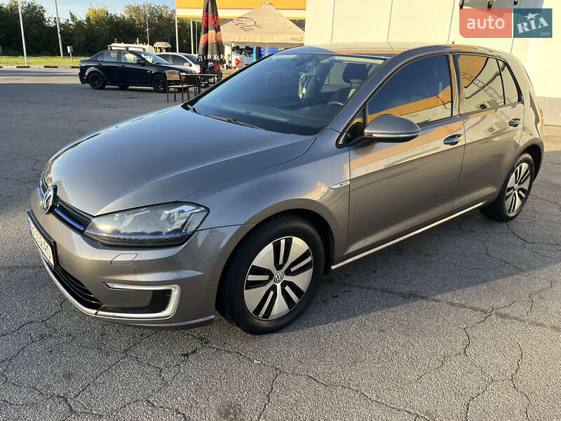 Volkswagen e-Golf 2016