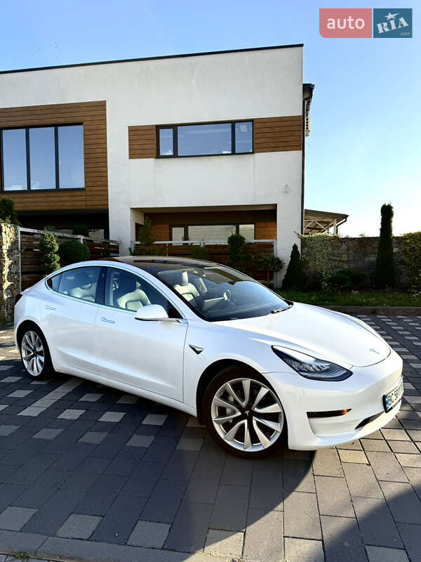 Tesla Model 3 2020