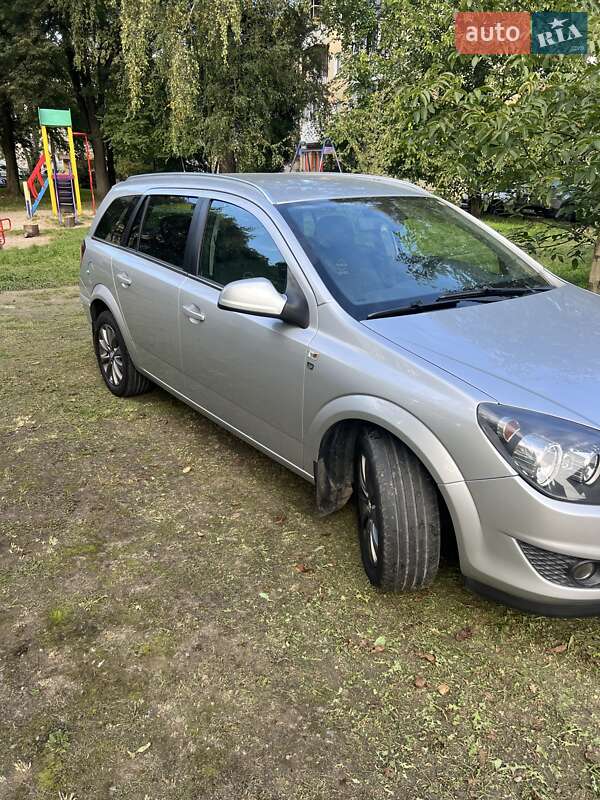 Opel Astra 2010