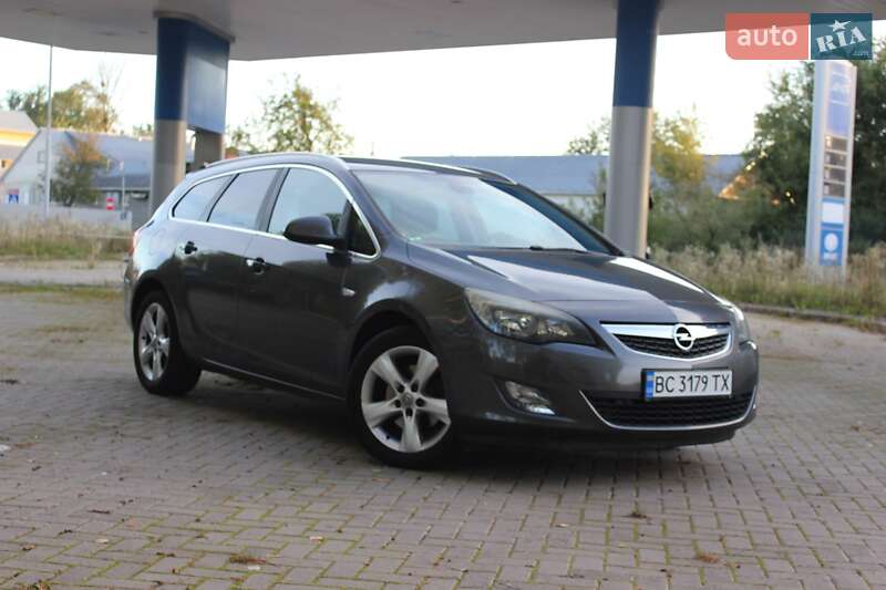Opel Astra 2011