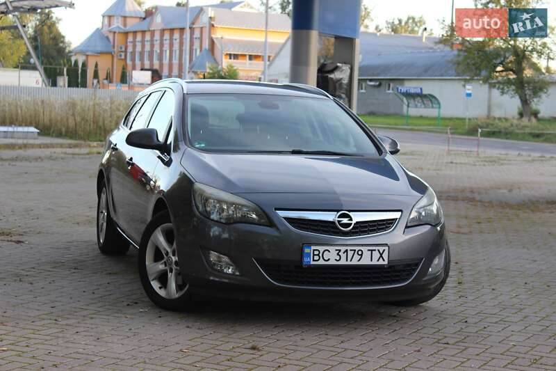 Opel Astra 2011