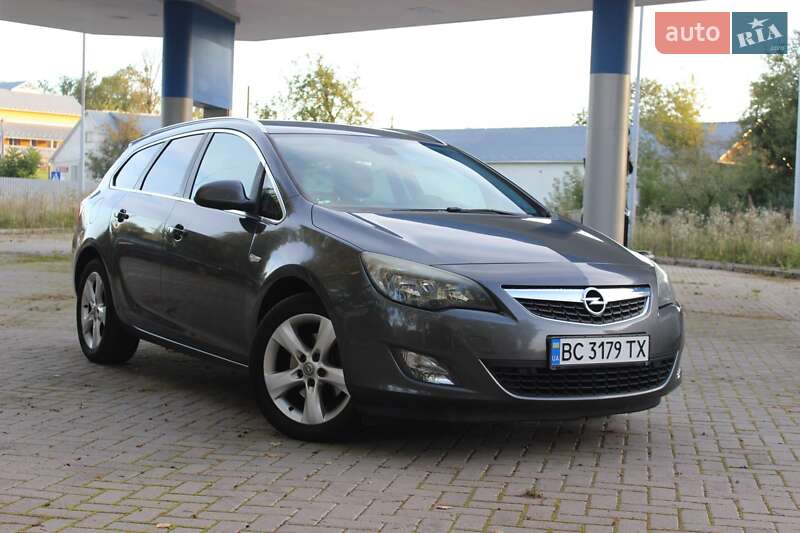 Opel Astra 2011