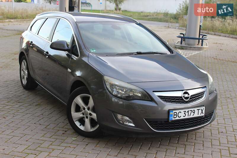 Opel Astra 2011