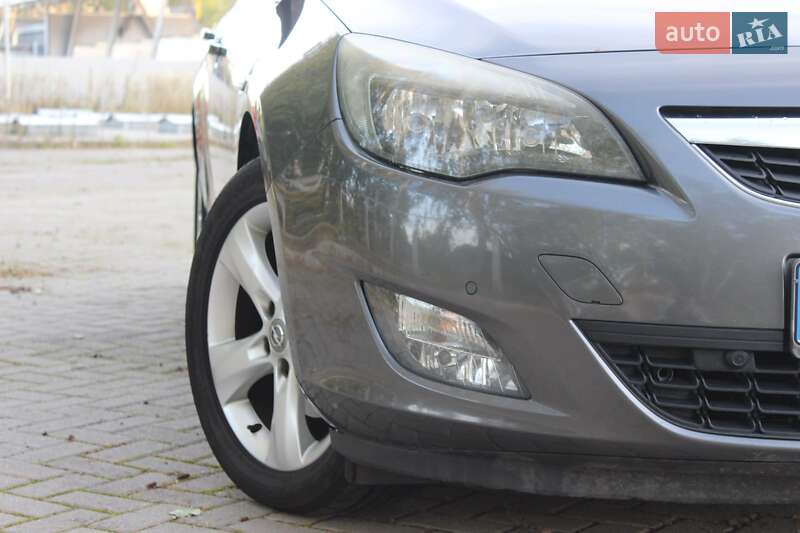 Opel Astra 2011