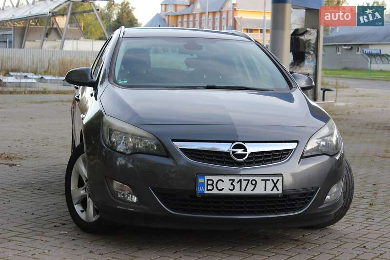 Opel Astra 2011