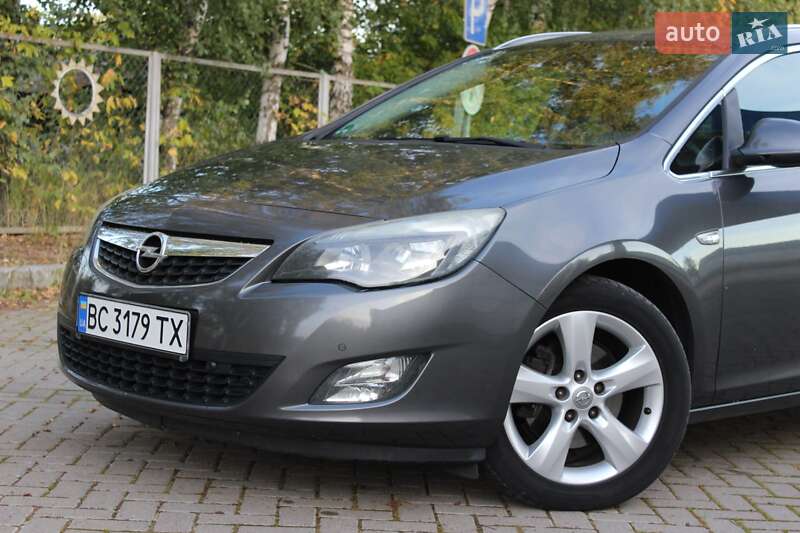 Opel Astra 2011
