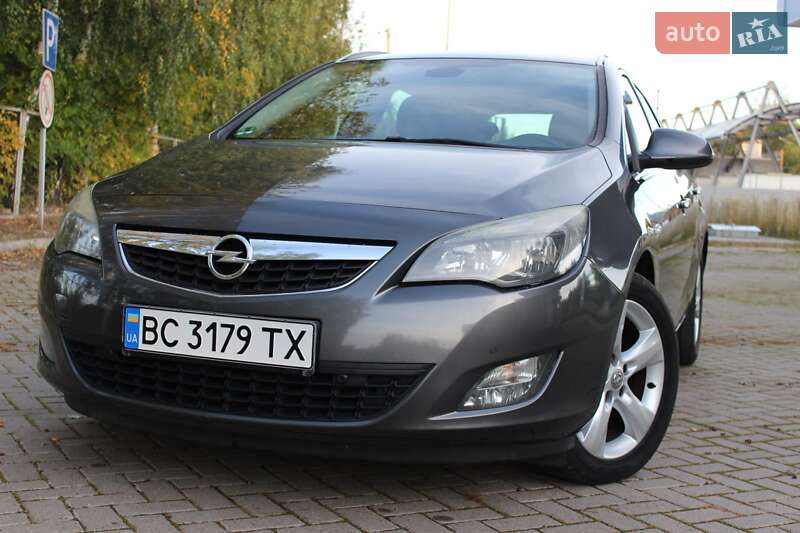 Opel Astra 2011