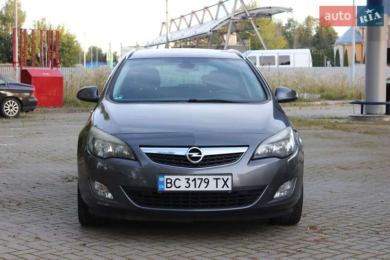Opel Astra 2011