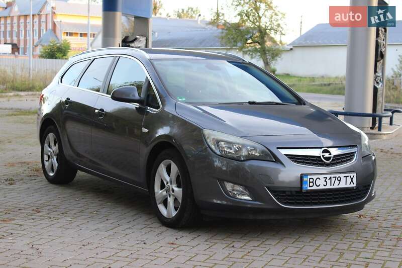 Opel Astra 2011