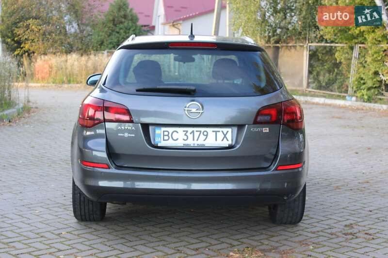 Opel Astra 2011