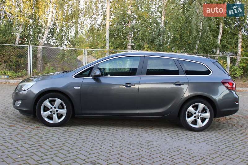 Opel Astra 2011