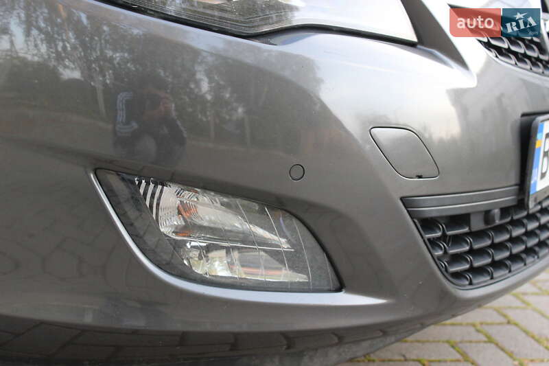 Opel Astra 2011