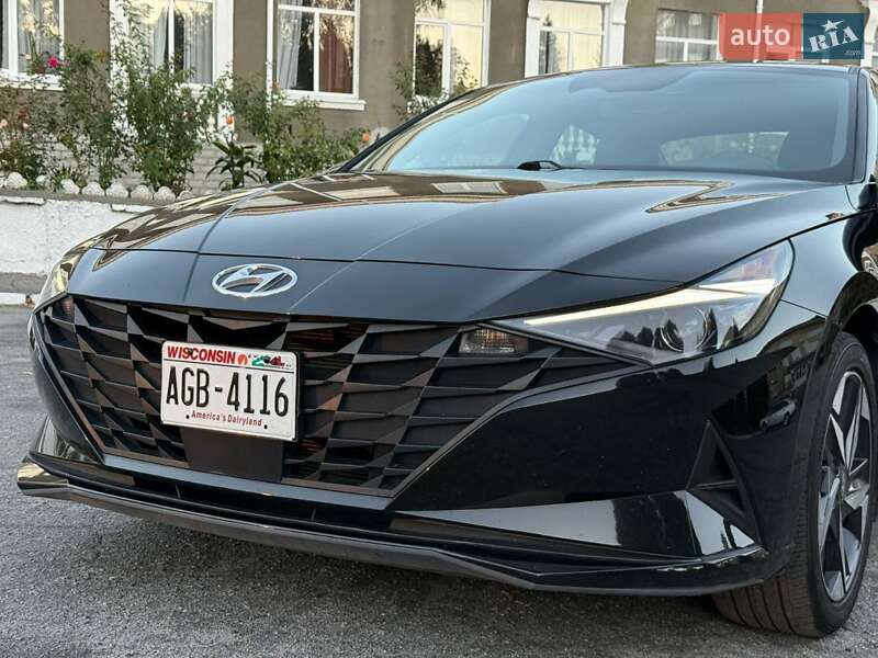 Hyundai Elantra 2023