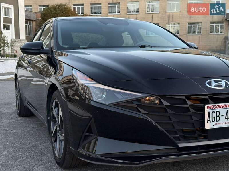 Hyundai Elantra 2023