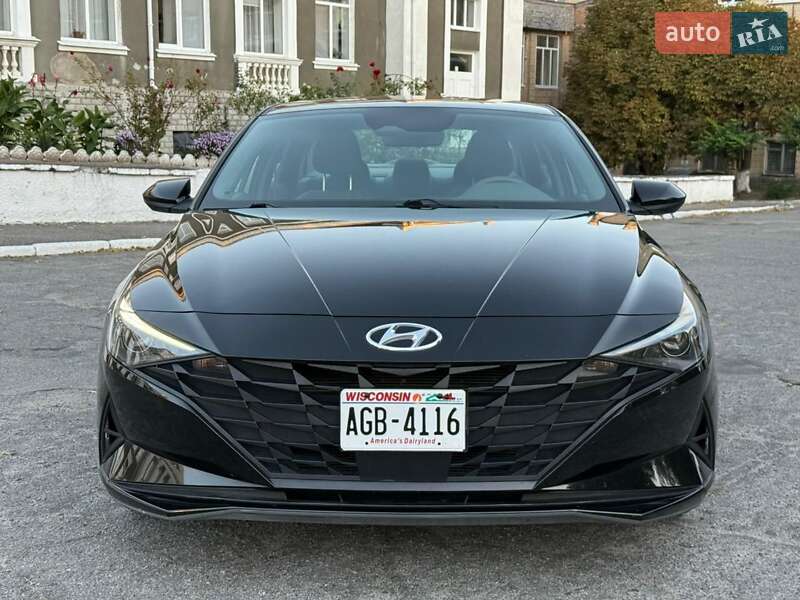 Hyundai Elantra 2023