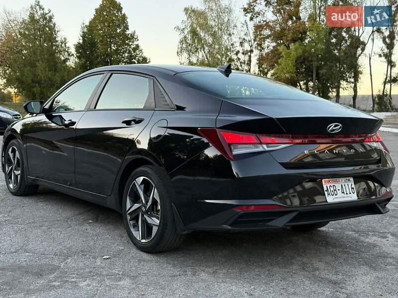 Hyundai Elantra 2023