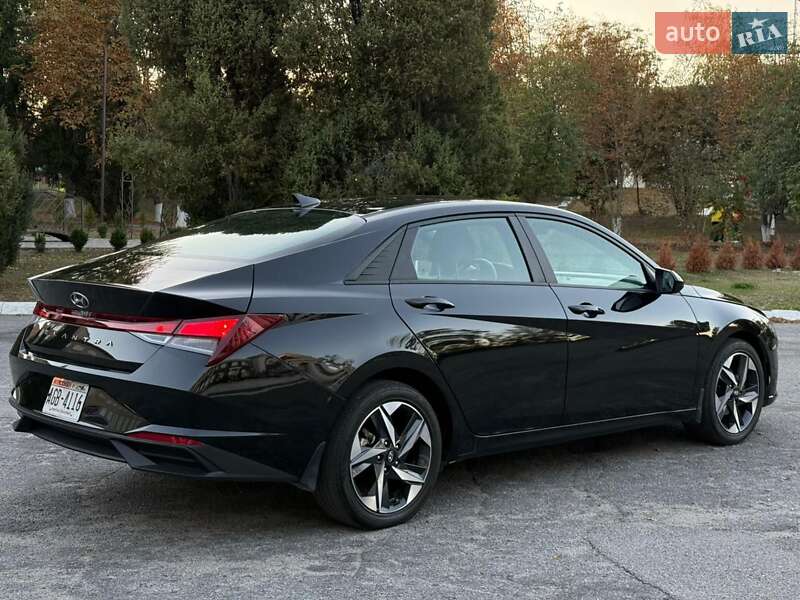 Hyundai Elantra 2023