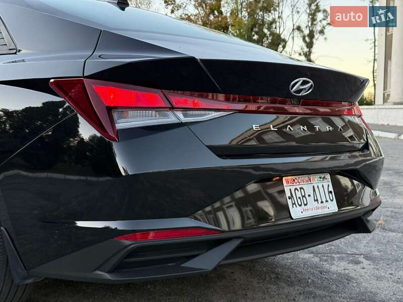 Hyundai Elantra 2023