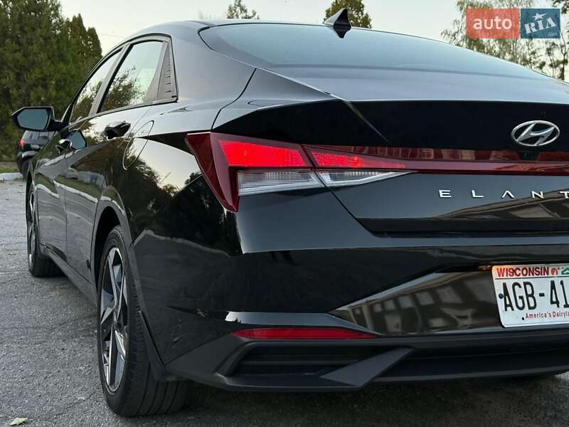 Hyundai Elantra 2023