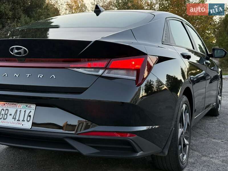 Hyundai Elantra 2023