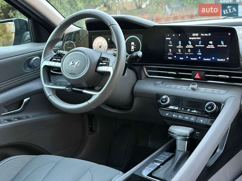 Hyundai Elantra 2023