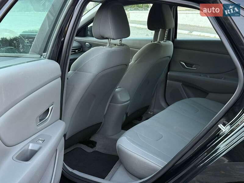 Hyundai Elantra 2023