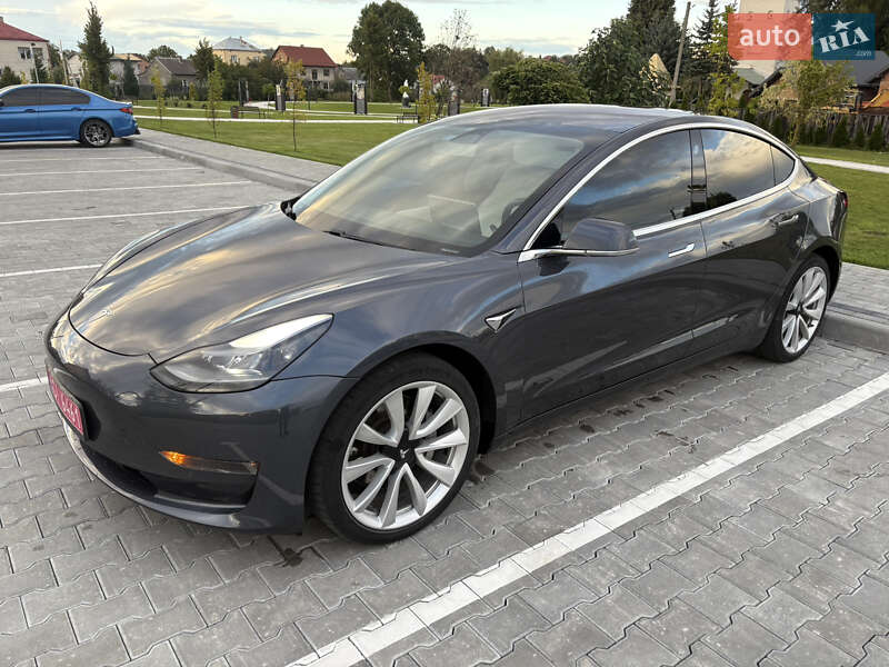 Tesla Model 3 2018