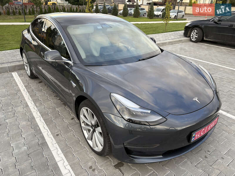 Tesla Model 3 2018