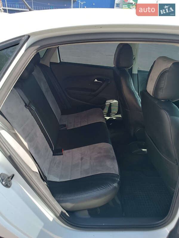 Volkswagen Polo 2016