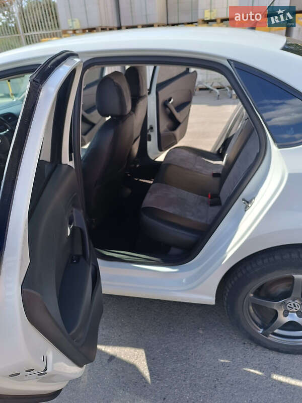 Volkswagen Polo 2016