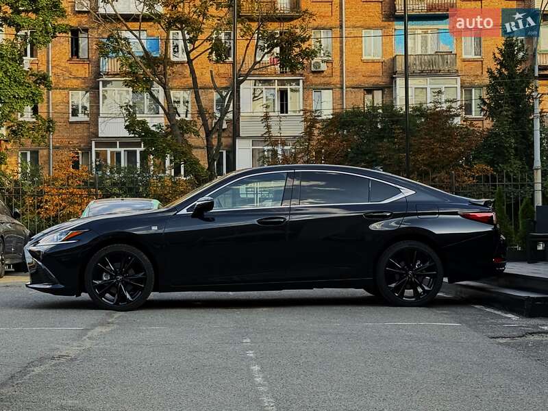 Lexus-5