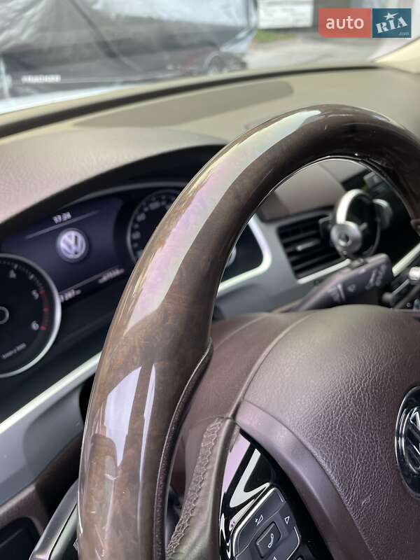 Volkswagen Touareg 2012