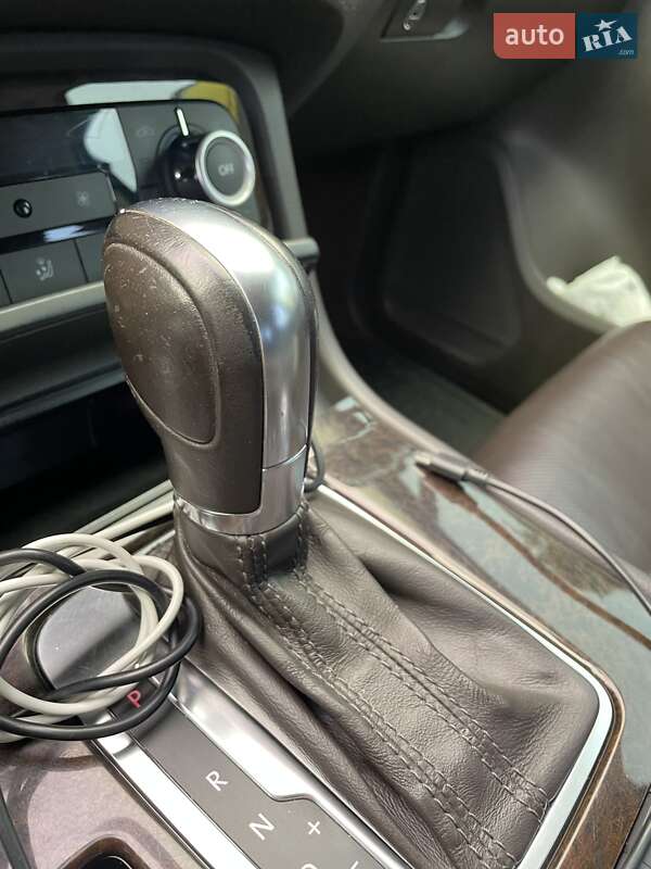 Volkswagen Touareg 2012