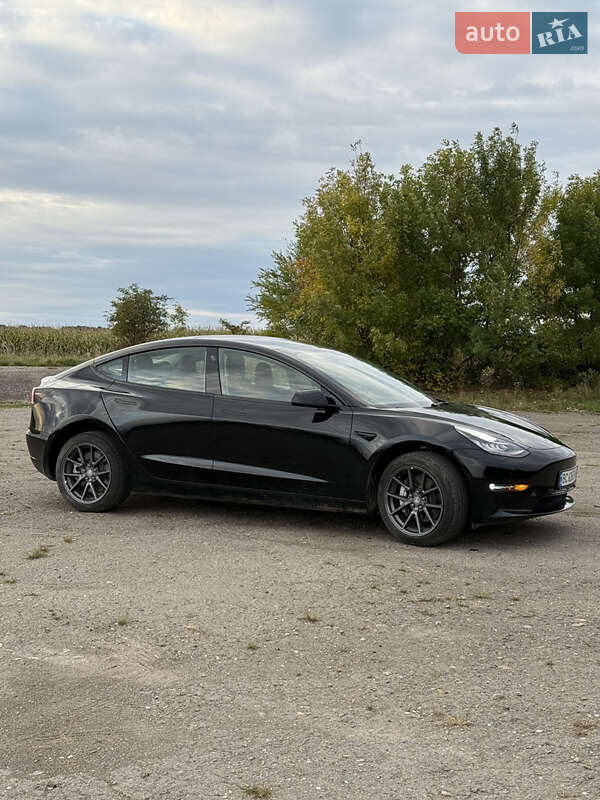 Tesla Model 3 2022
