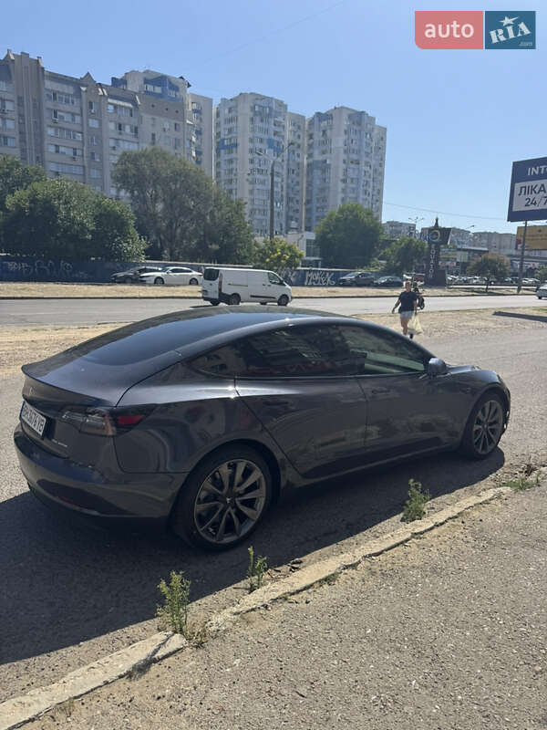 Tesla Model 3 2019