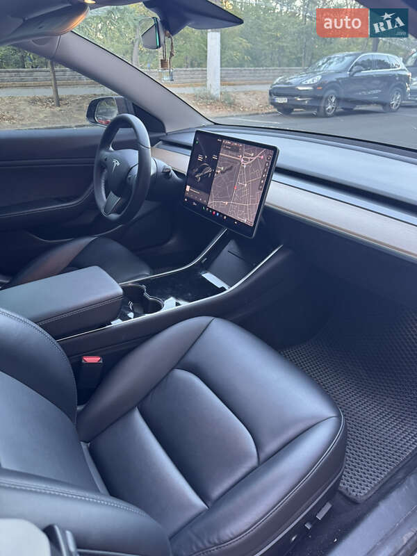 Tesla Model 3 2019